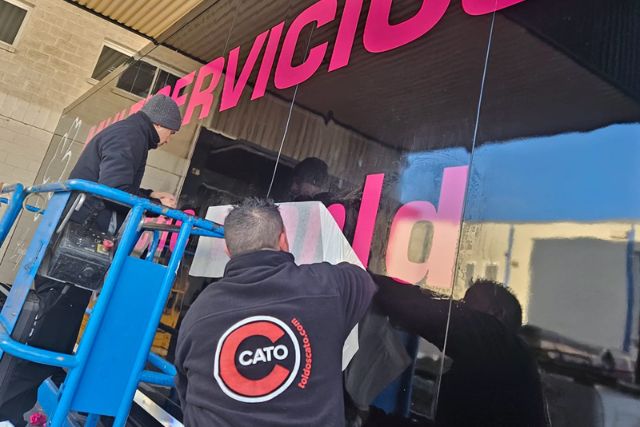 Último trabajo de rotulación de camión frigorífico