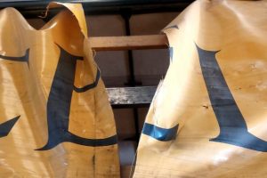 Lona de camión rota qué hacer según el tipo que lleves