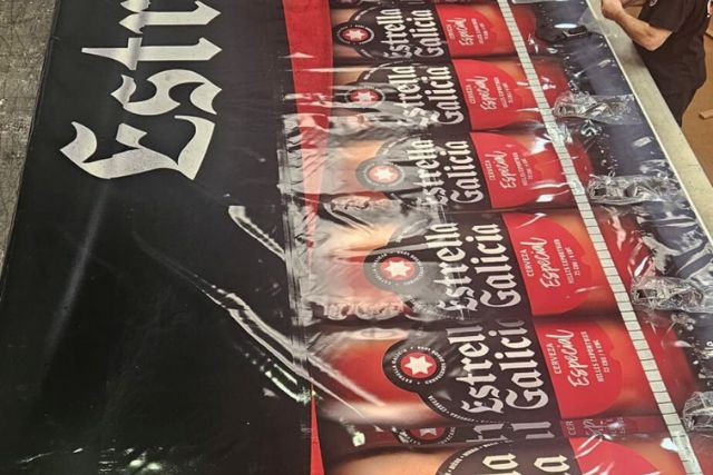 Rotulación de lonas de camión: visibilidad y diseño a medida